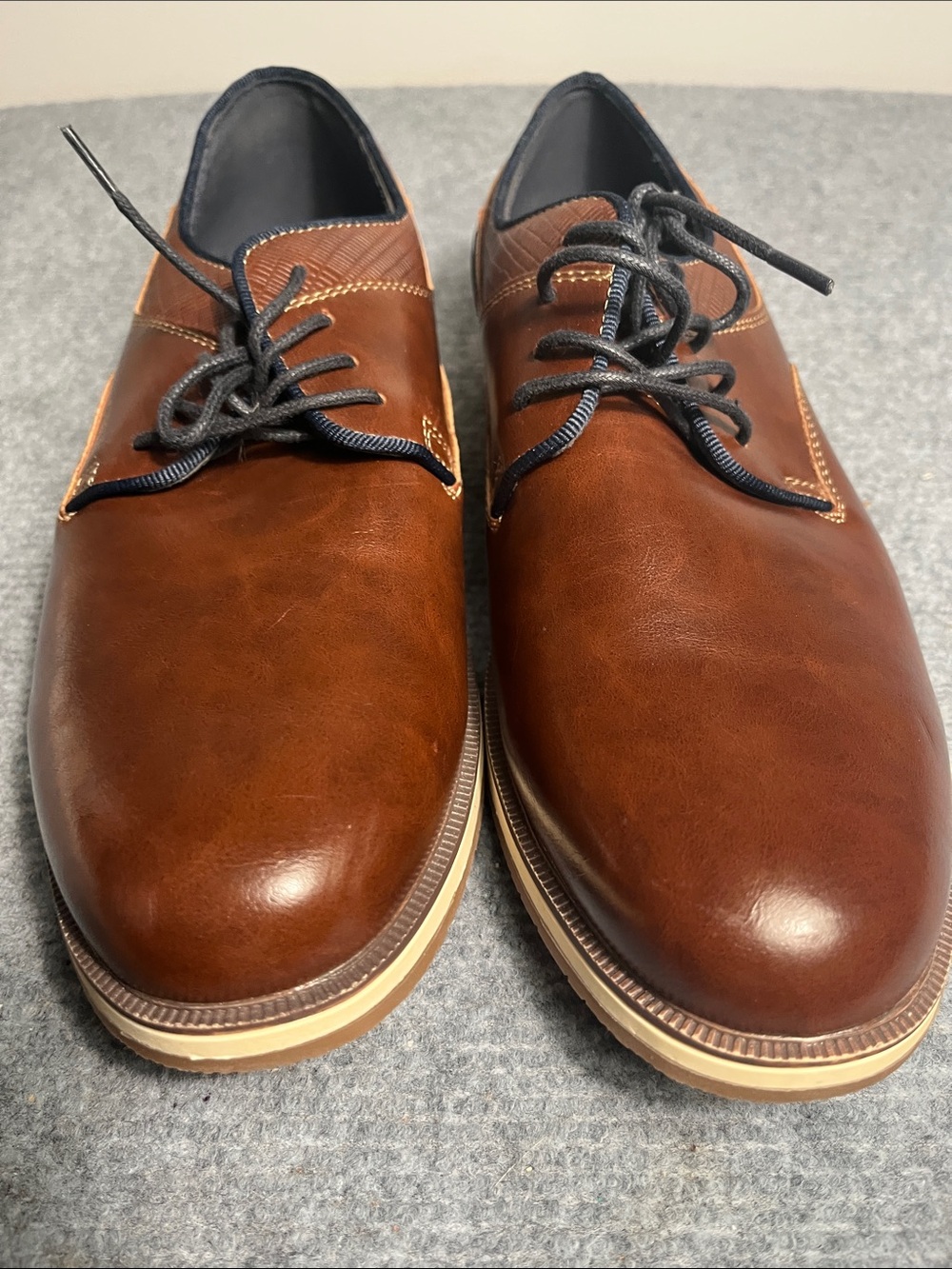 Classic Brown Leather Derby Shoes for Men — Lace-Up Comfort
